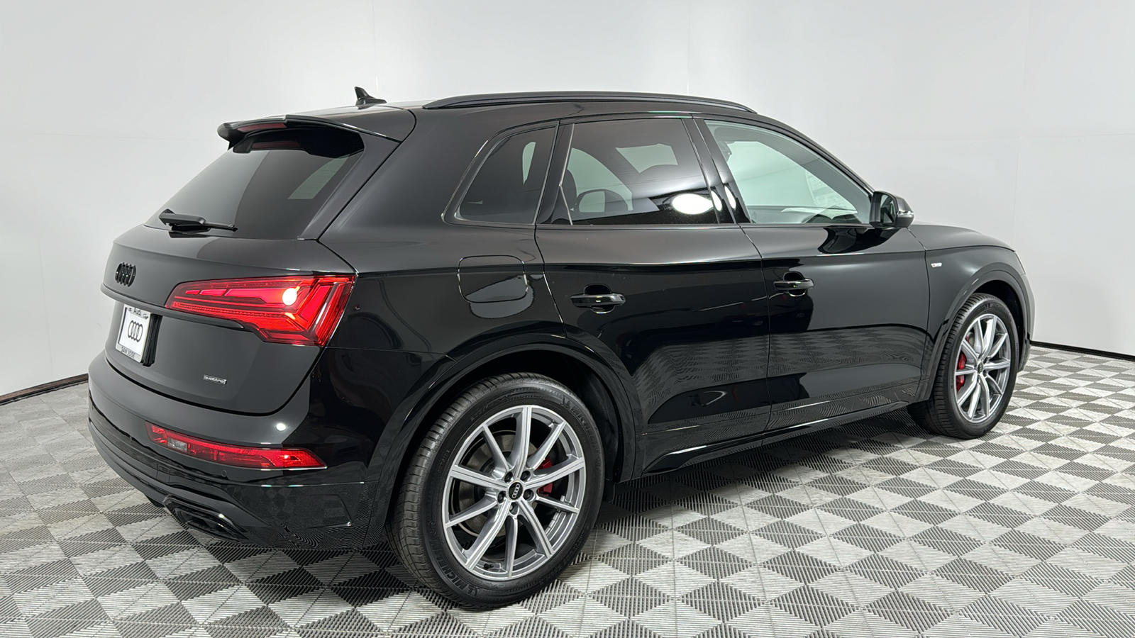 2024 Audi Q5 e  5