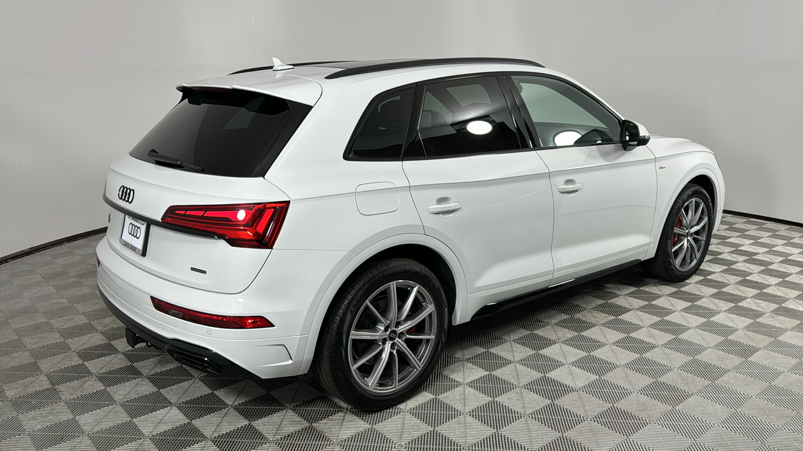 2024 Audi Q5 e  5