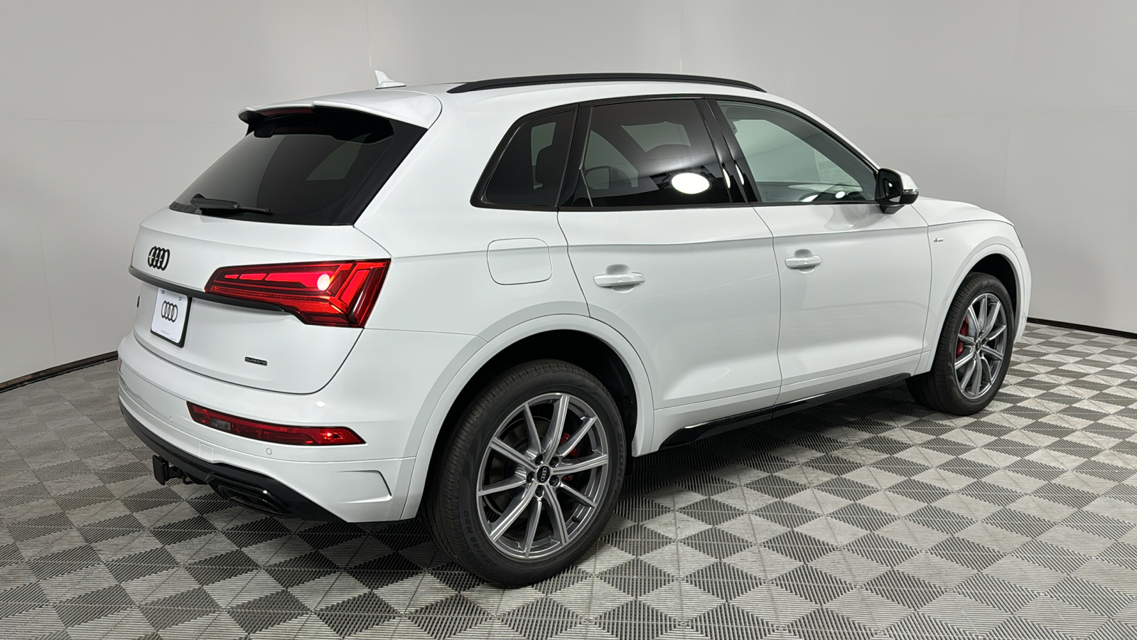 2024 Audi Q5 e  5