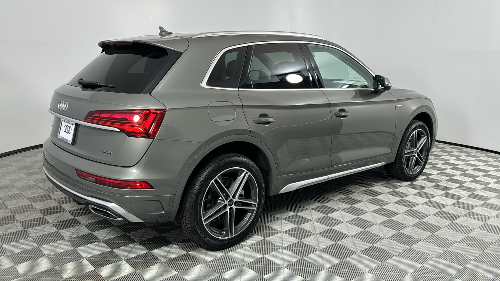 2025 Audi Q5 e  5