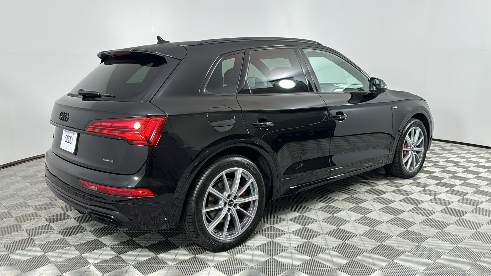 2025 Audi Q5 e  5