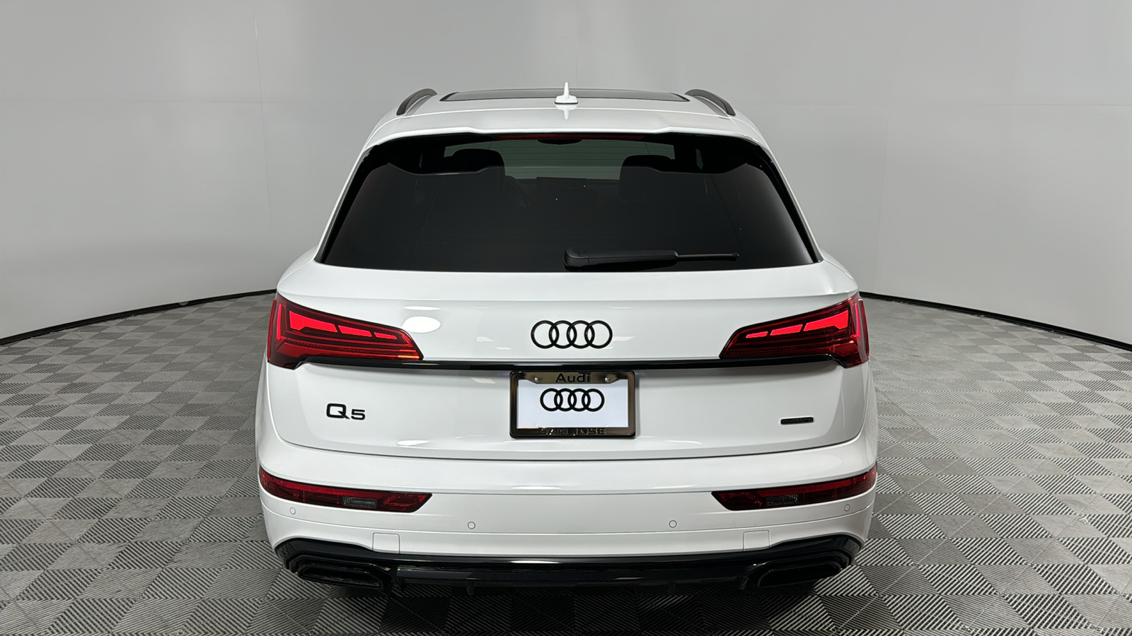 2025 Audi Q5 e  4