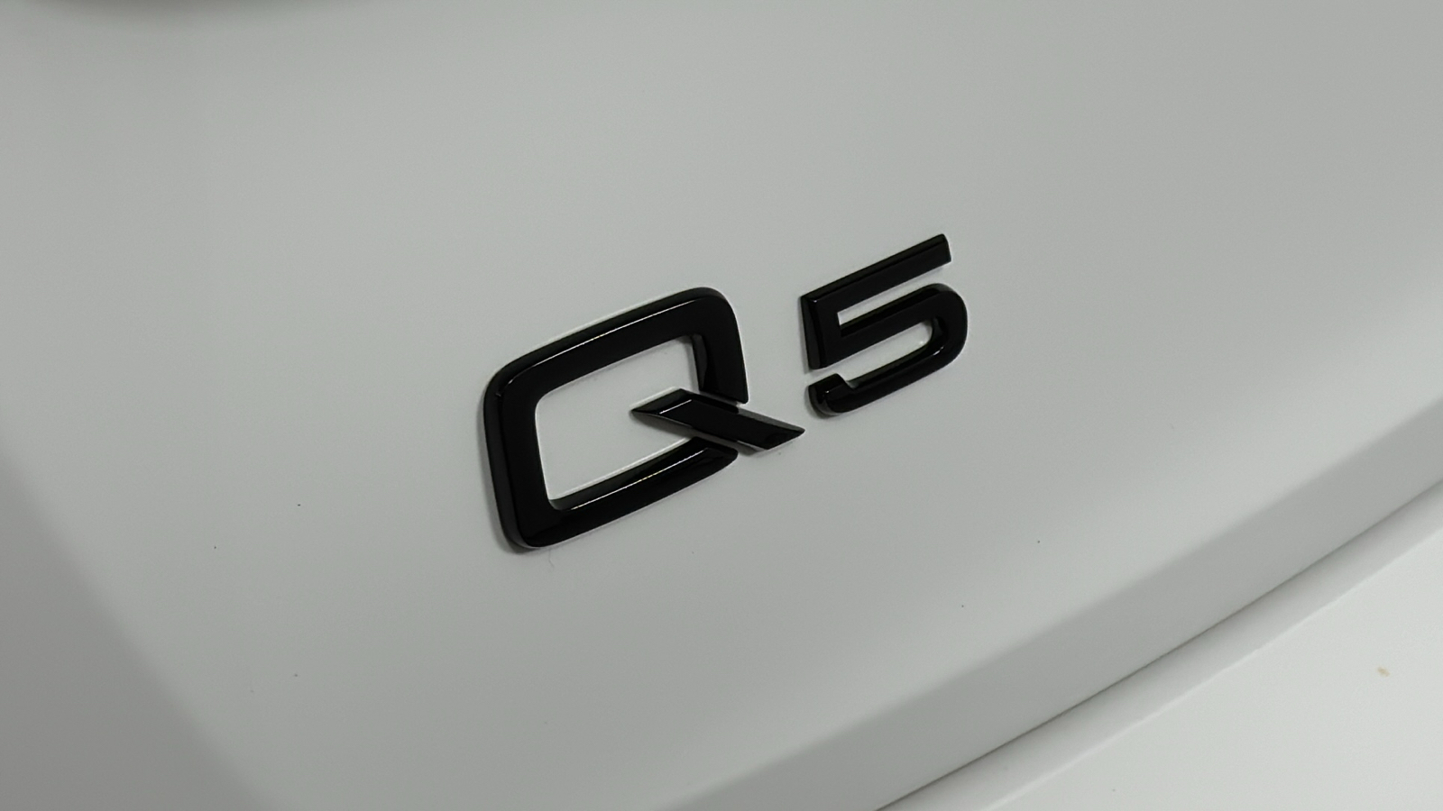 2025 Audi Q5 e  9