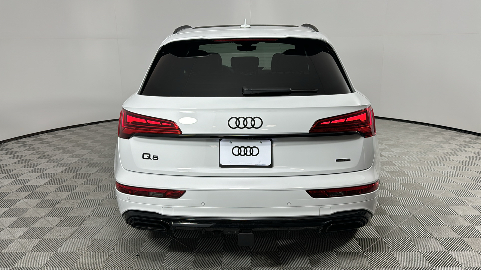 2025 Audi Q5 e  4