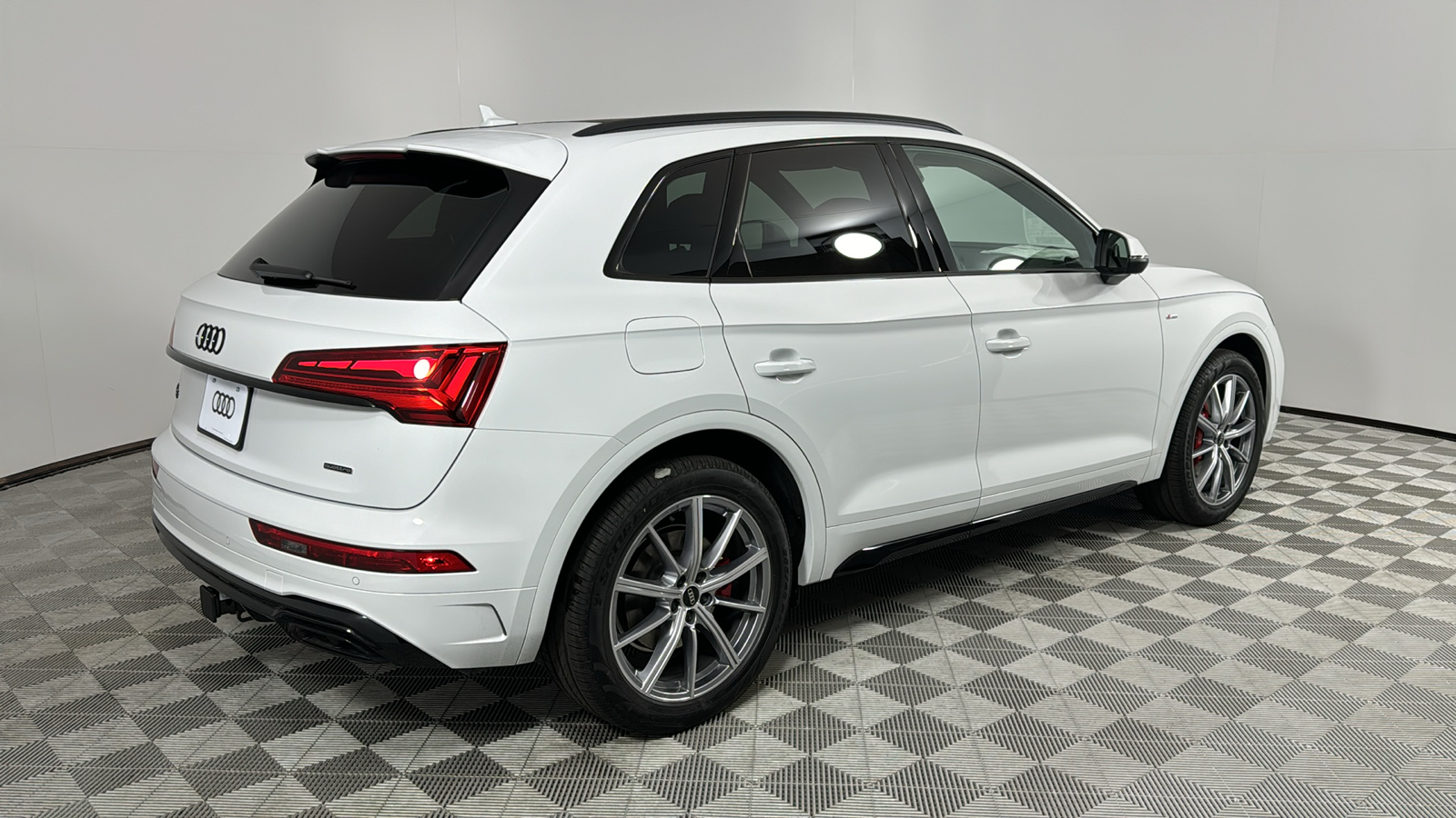 2025 Audi Q5 e  5