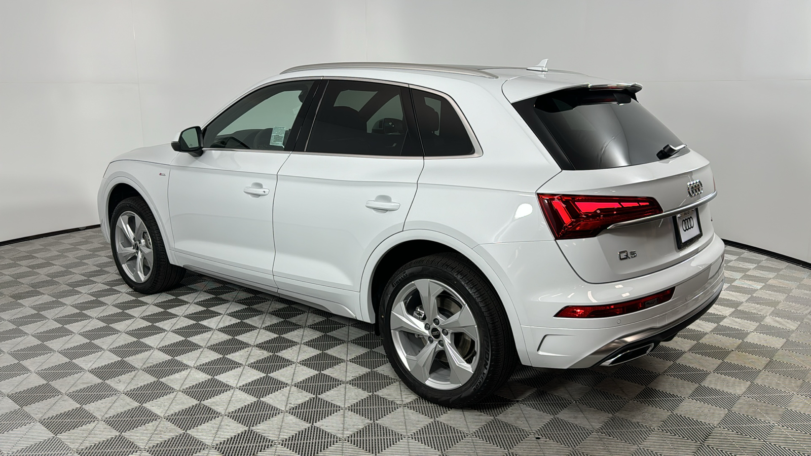 2025 Audi Q5  3