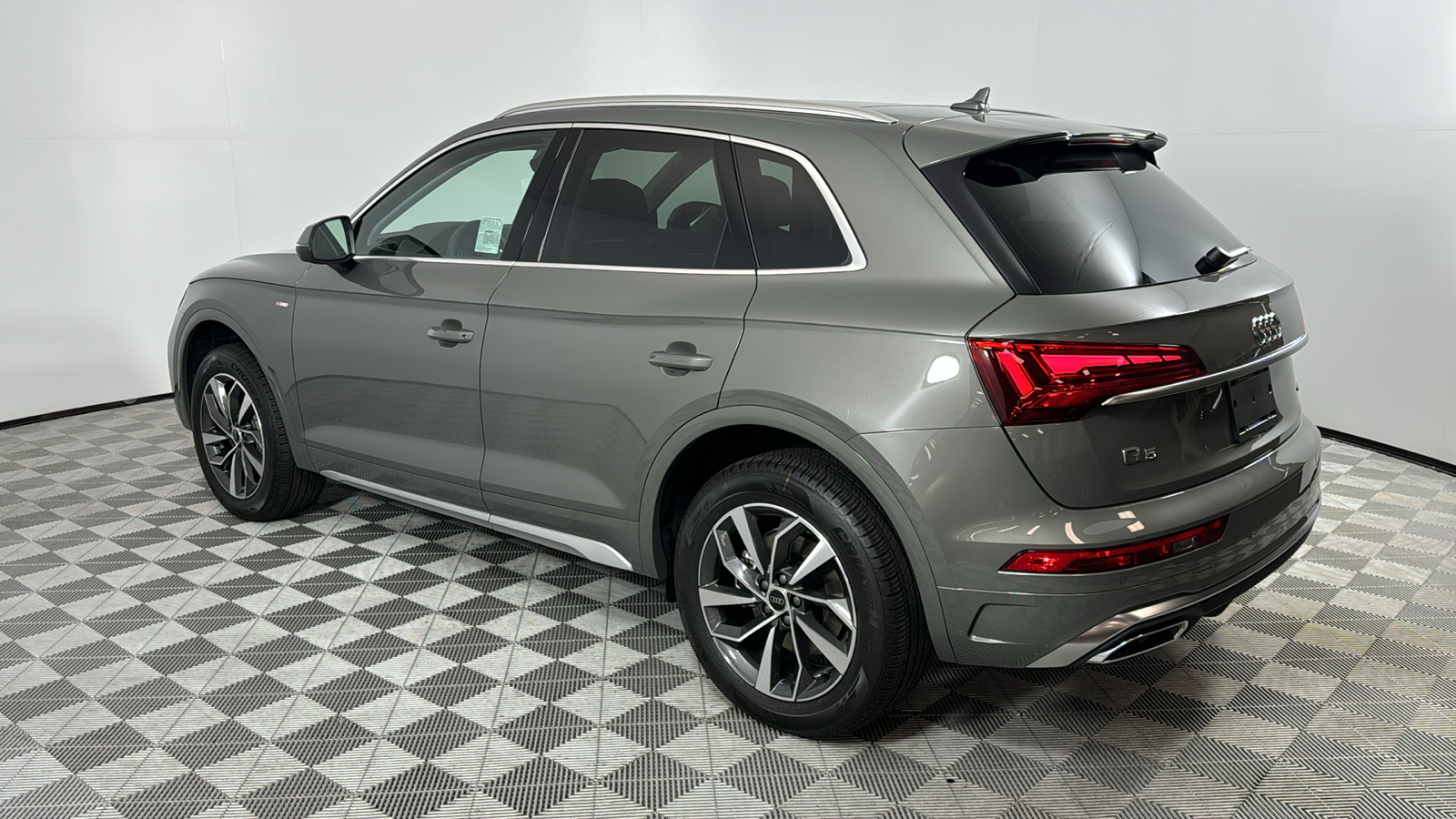 2025 Audi Q5  3