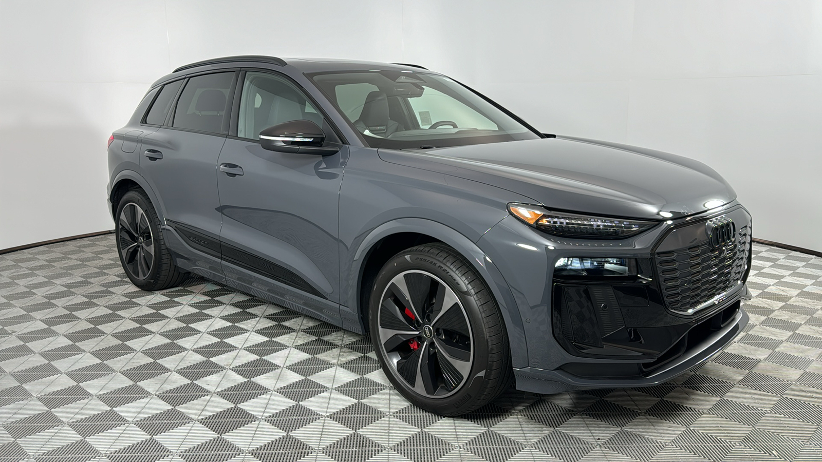 2025 Audi e-tron Premium 7