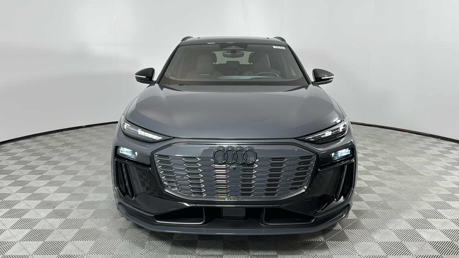 2025 Audi e-tron Premium 8