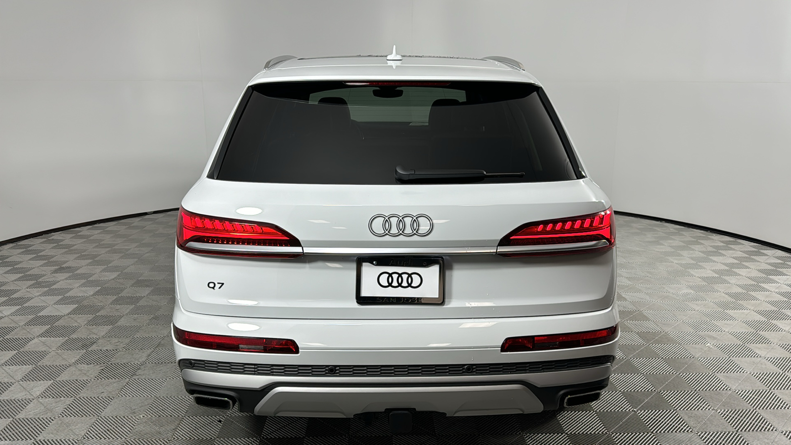 2025 Audi Q7  4