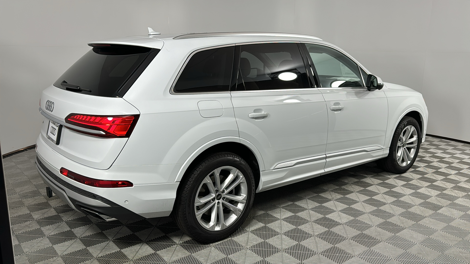 2025 Audi Q7  5