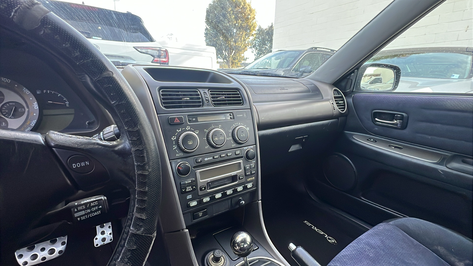 2001 Lexus IS 300  21