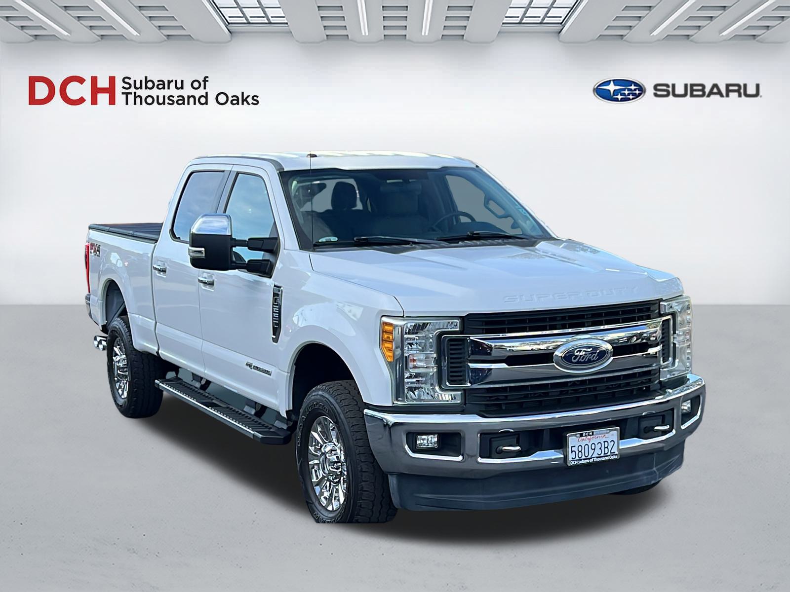 2017 Ford Super Duty F-250 SRW XLT 4WD Crew Cab 6.75 Box 3