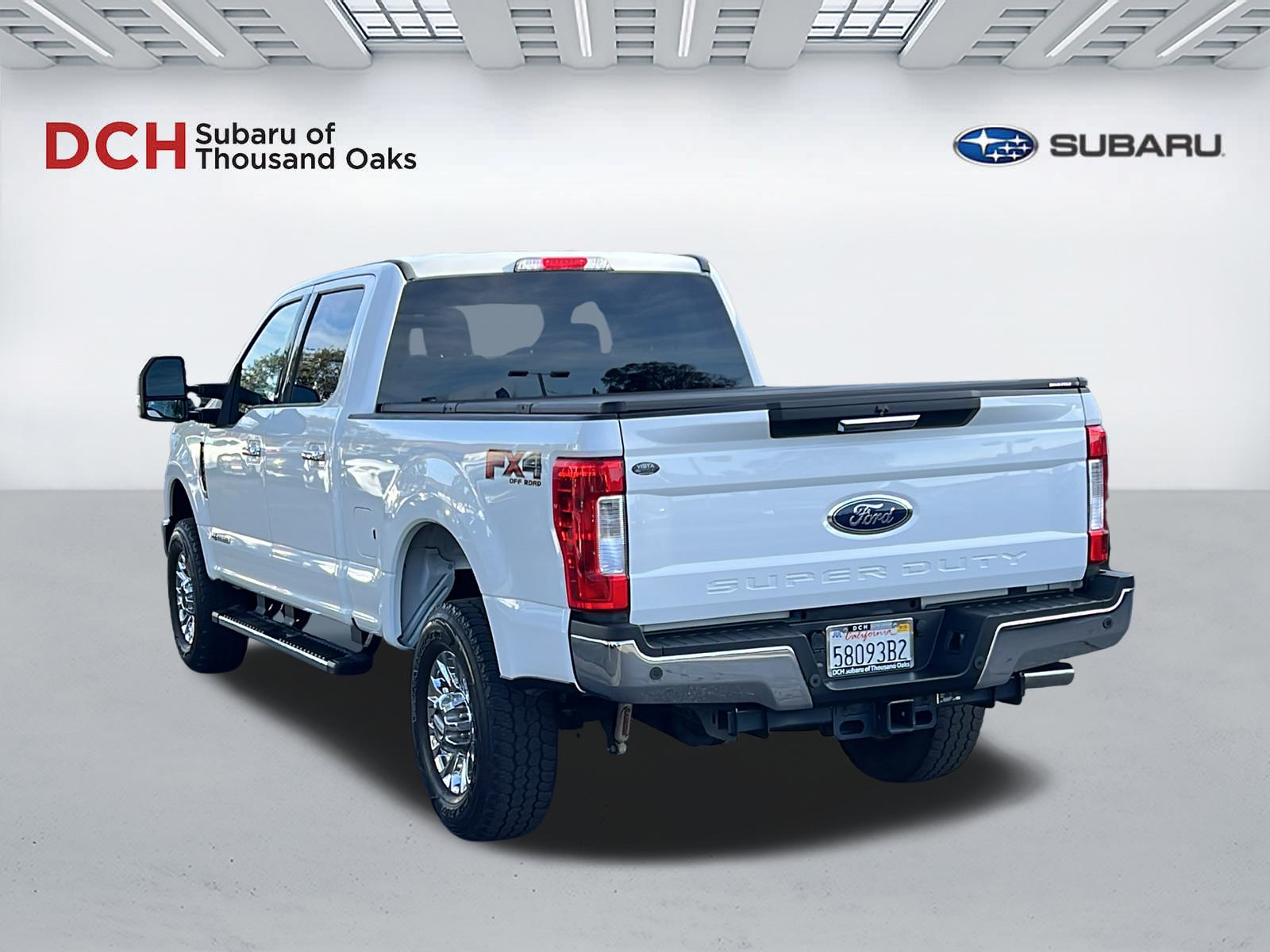 2017 Ford Super Duty F-250 SRW XLT 4WD Crew Cab 6.75 Box 6