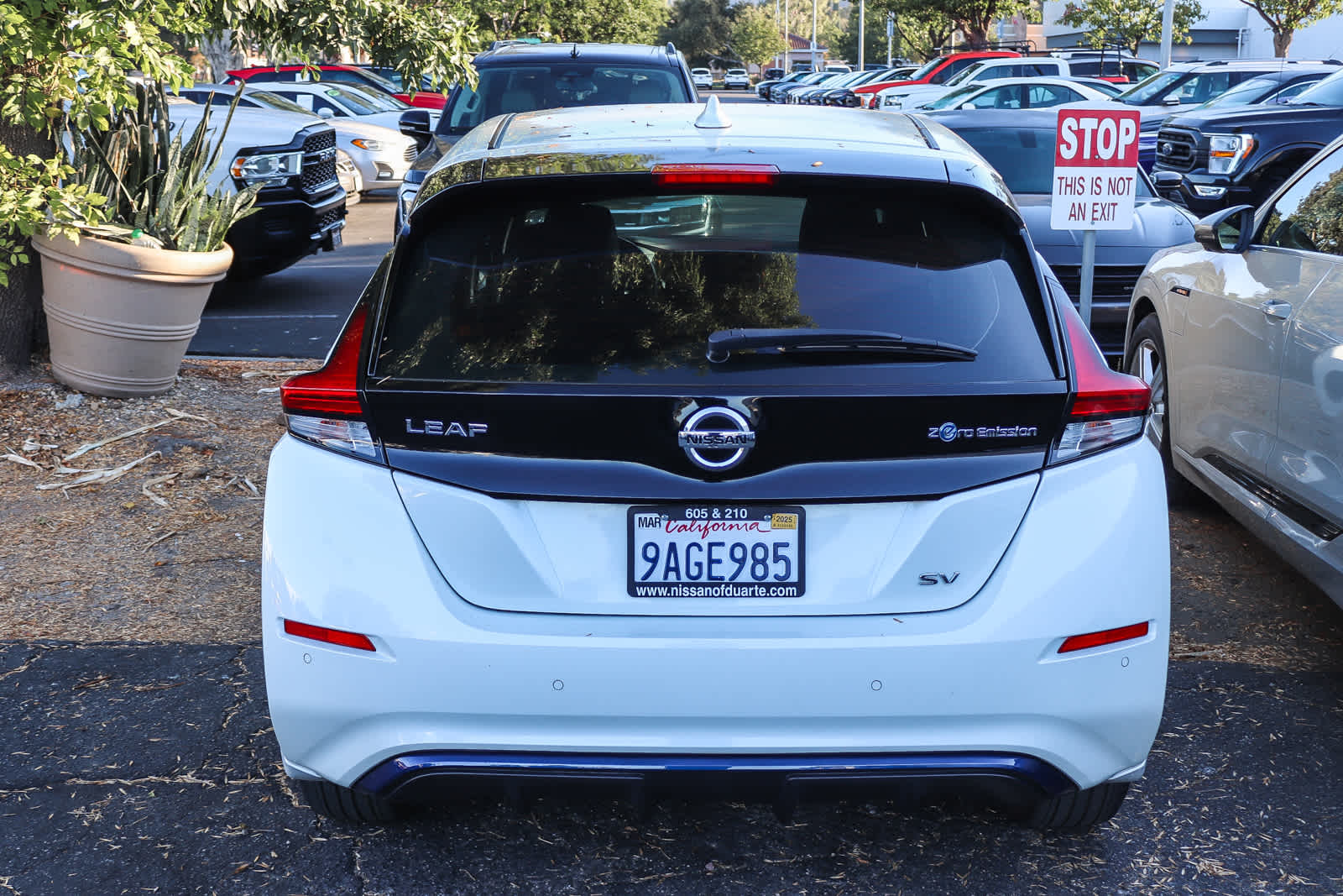 2022 Nissan LEAF SV 5