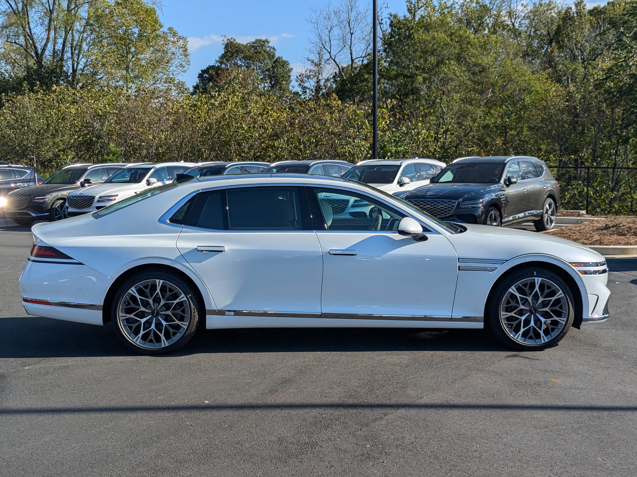 2025 Genesis G90 3.5T e-SC 8