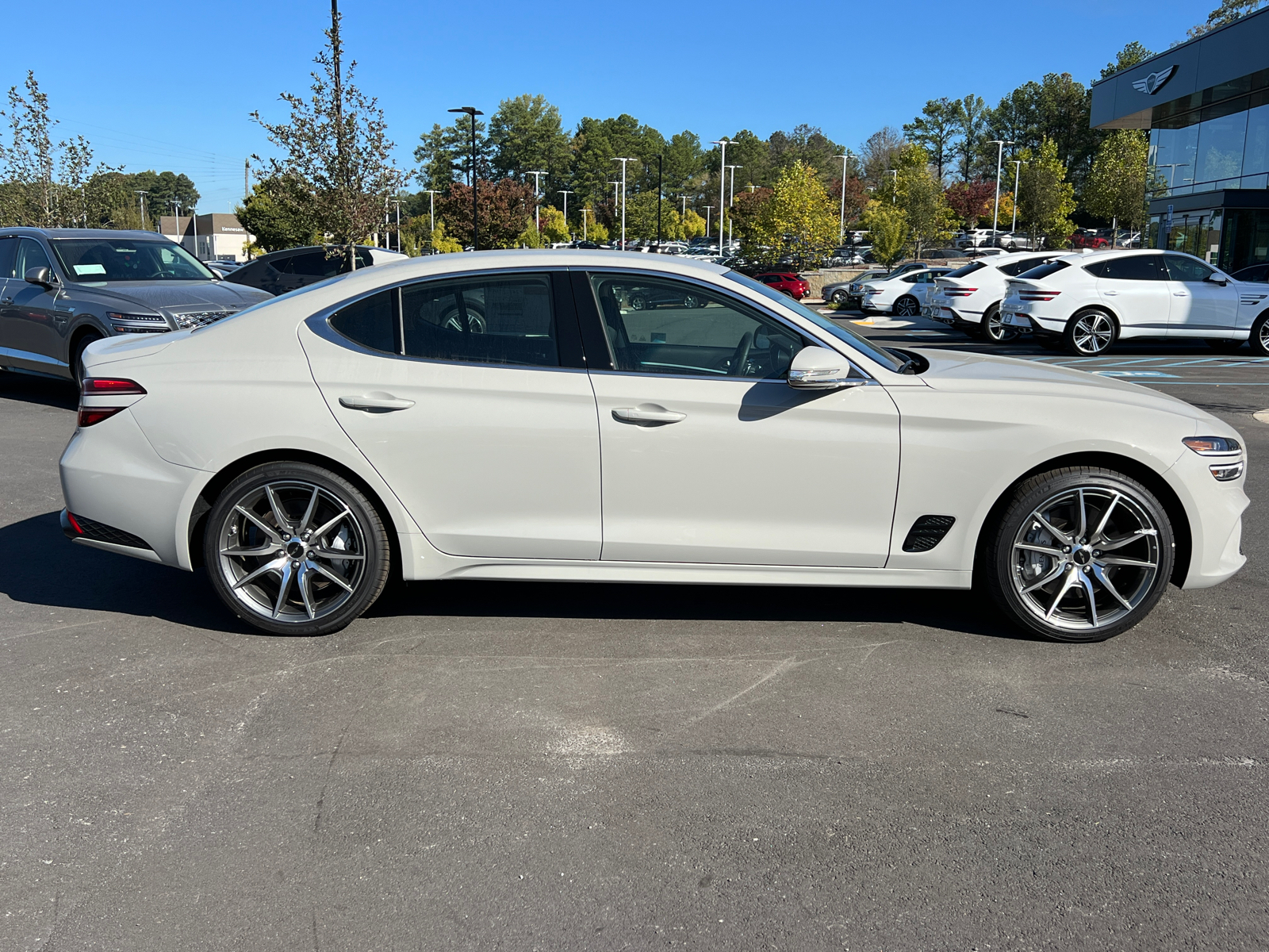 2025 Genesis G70 2.5T 8