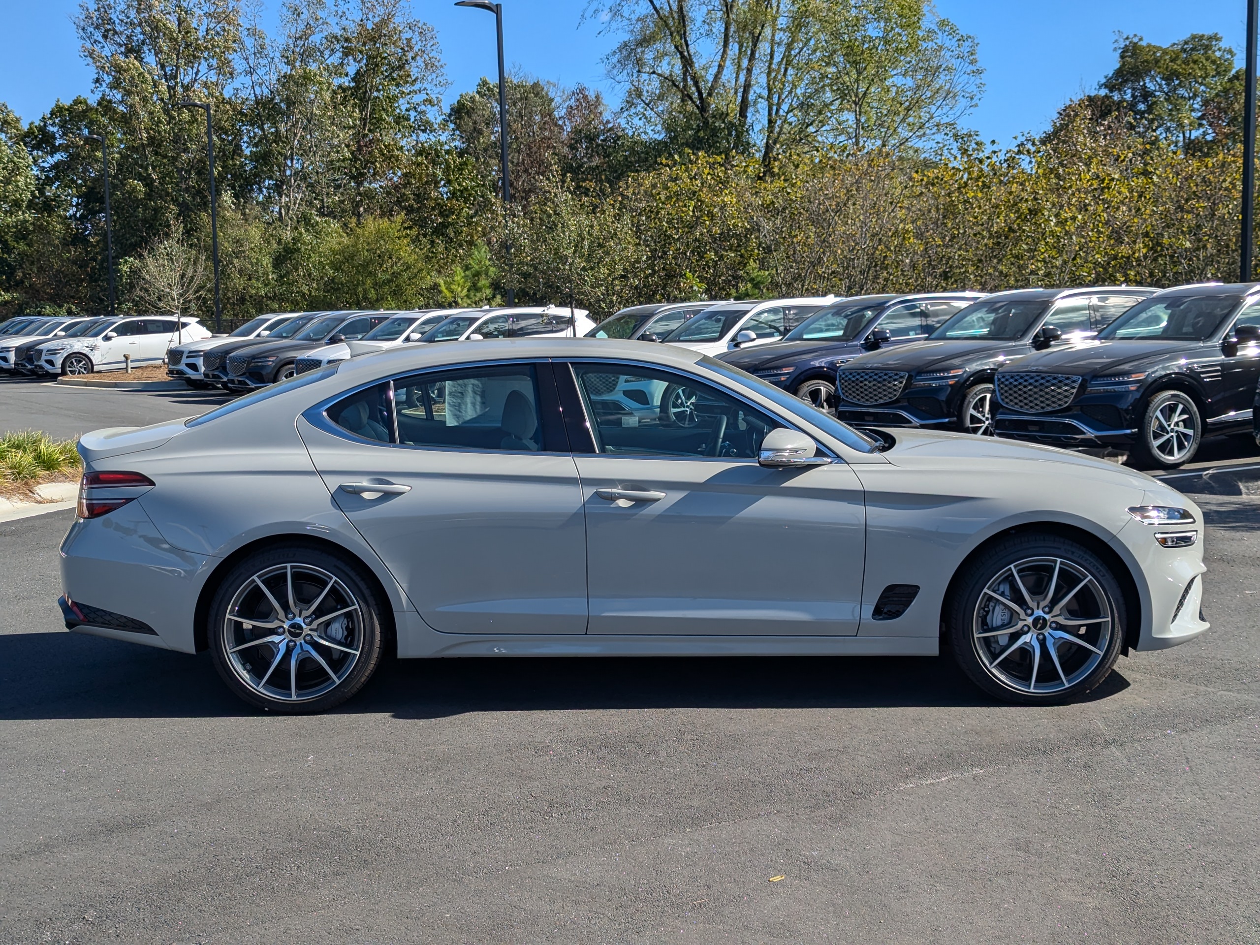 2025 Genesis G70 2.5T 8