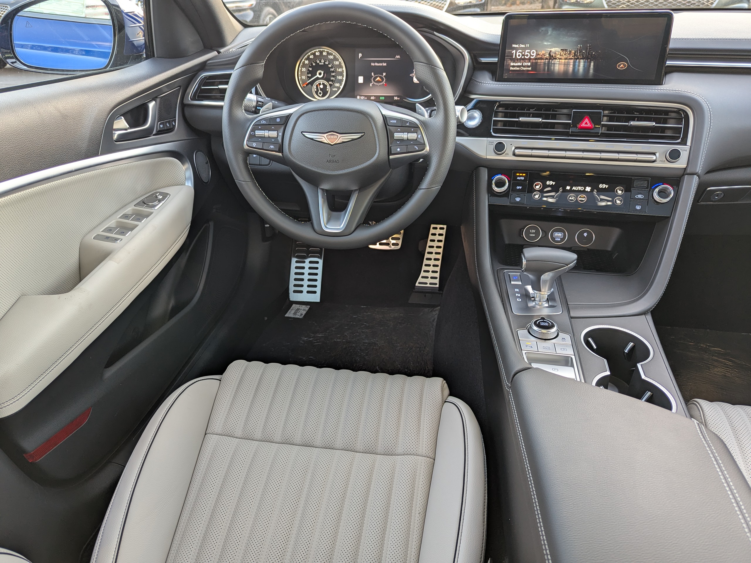 2025 Genesis G70 2.5T 14