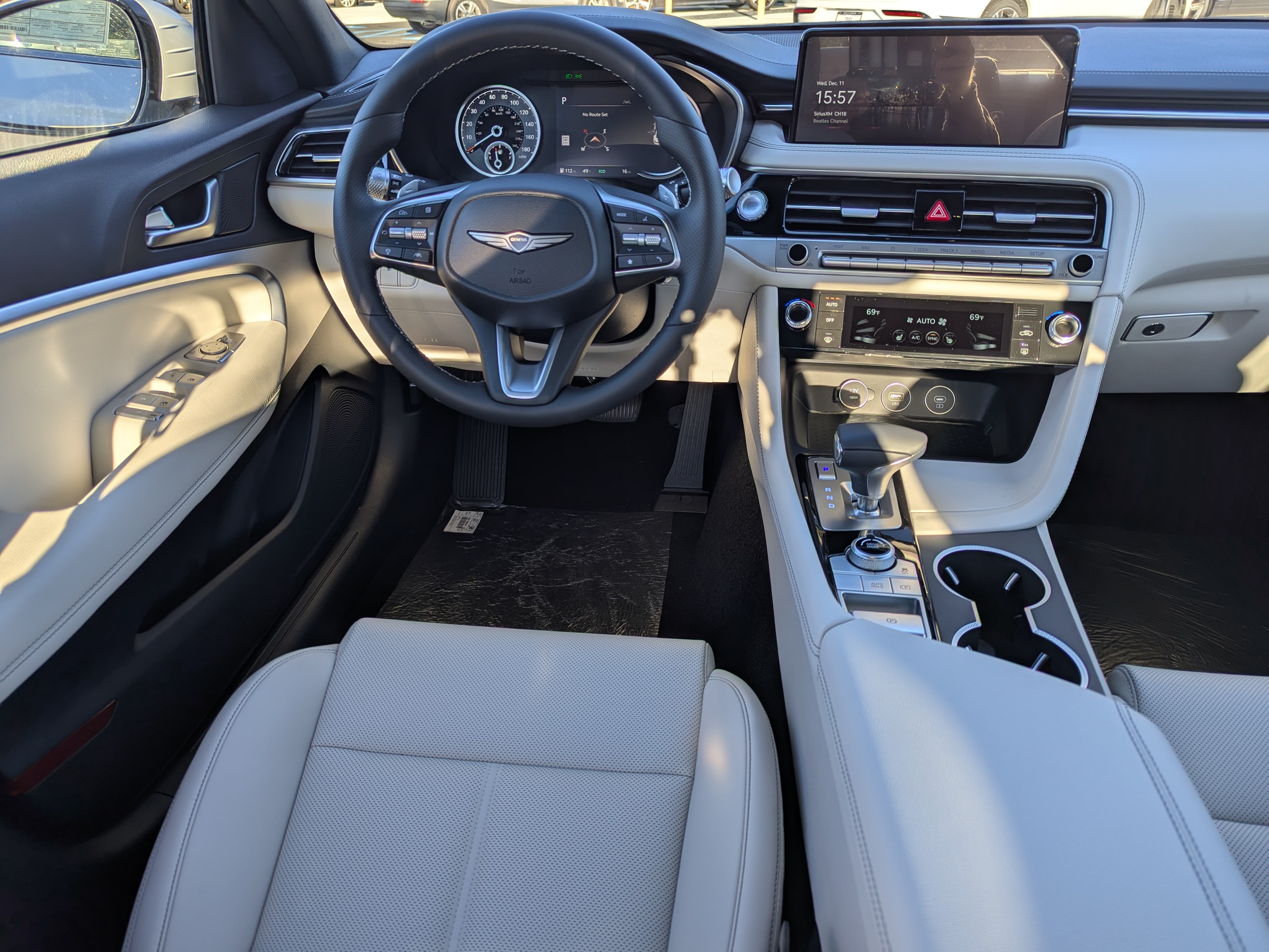 2025 Genesis G70 2.5T 14