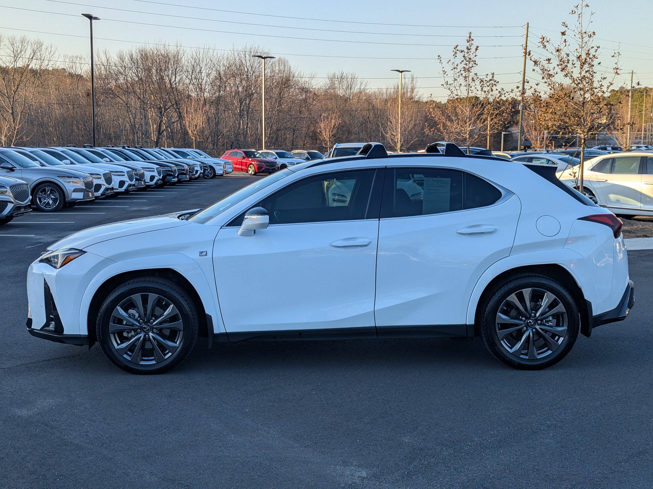 2023 Lexus UX 250h F SPORT Handling 4