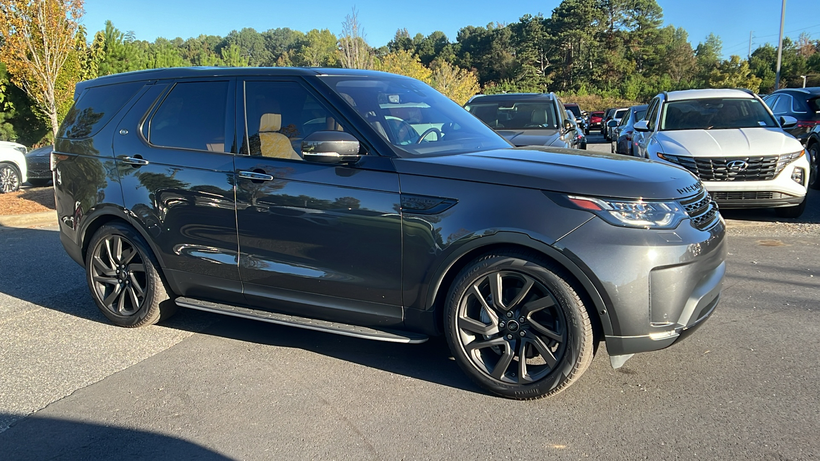 2020 Land Rover Discovery HSE Luxury 1