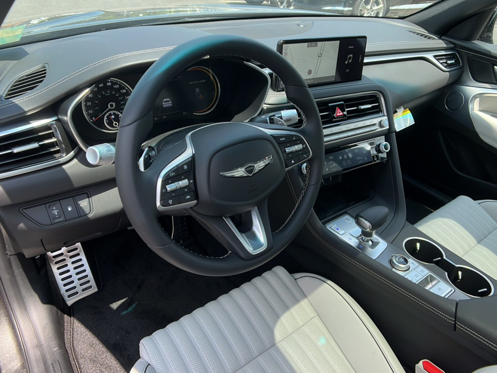 2025 Genesis G70 2.5T 15