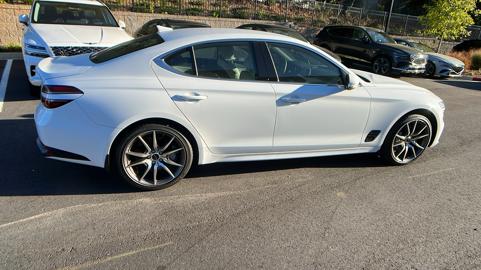 2025 Genesis G70 2.5T 8