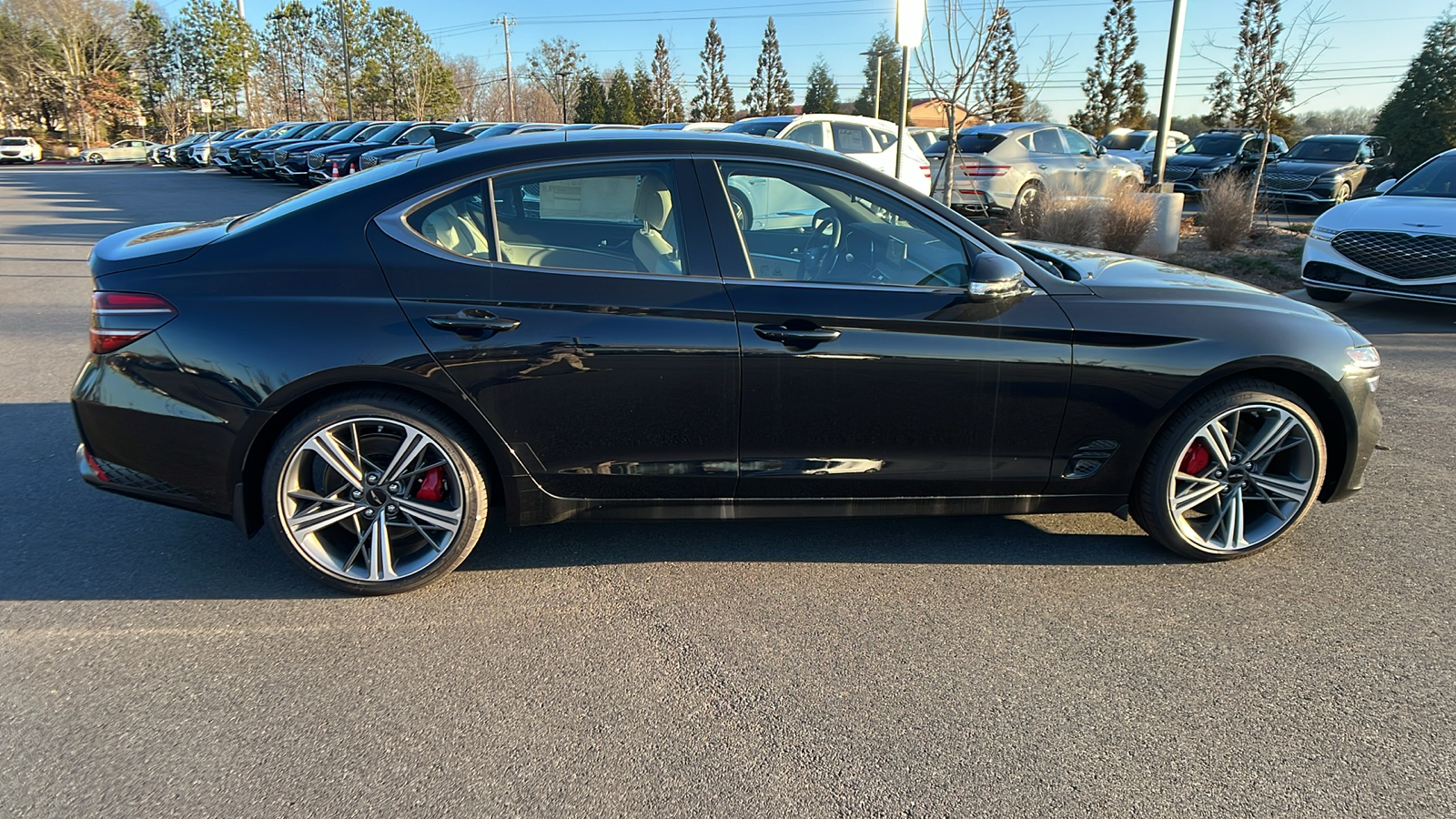 2025 Genesis G70 2.5T 8