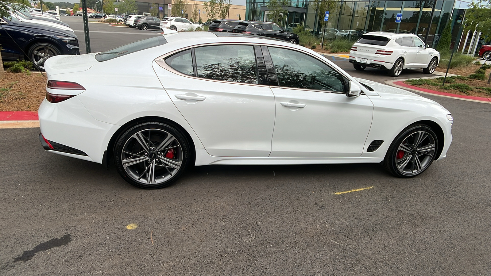 2025 Genesis G70 2.5T 8