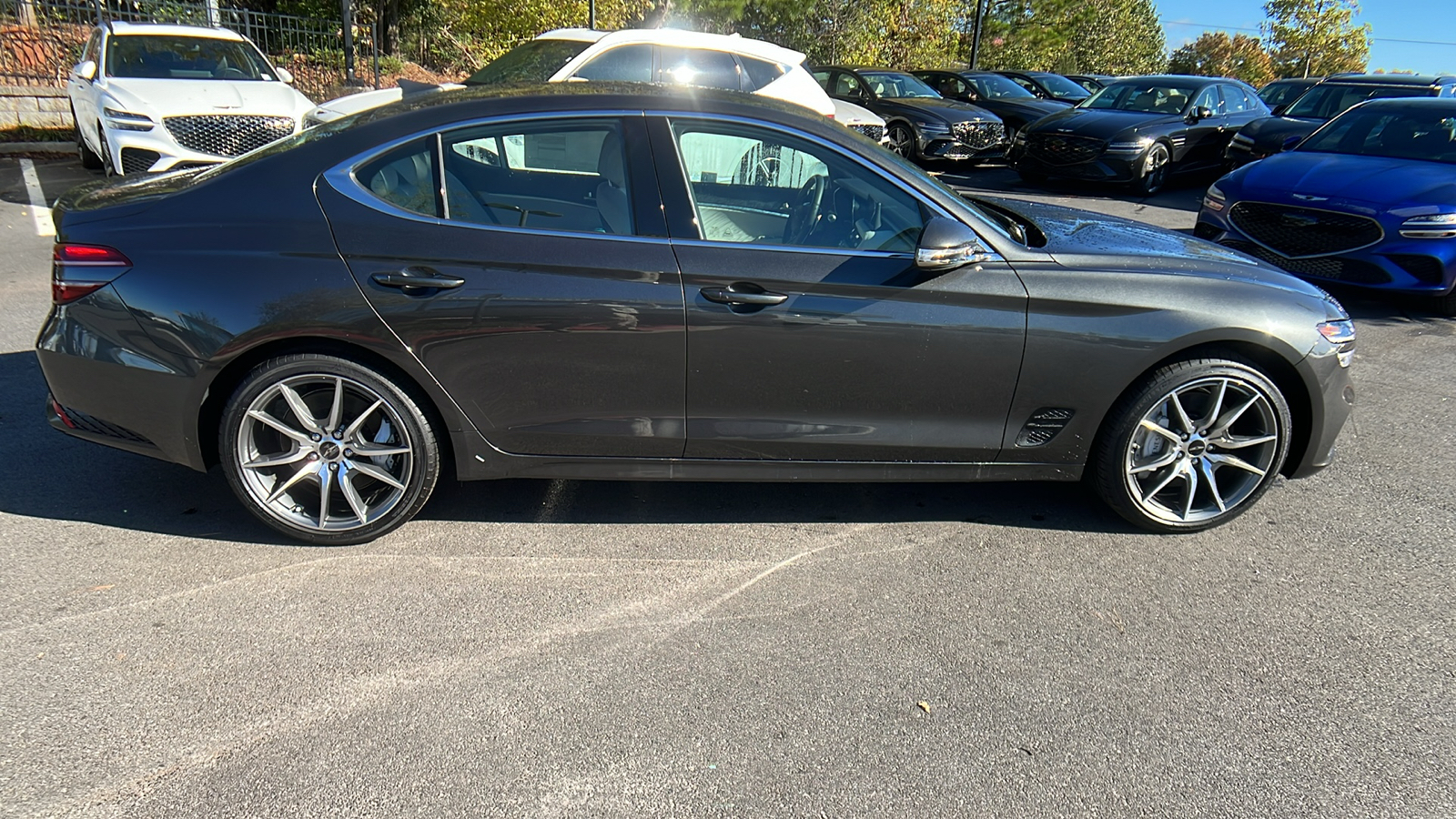 2025 Genesis G70 2.5T 8