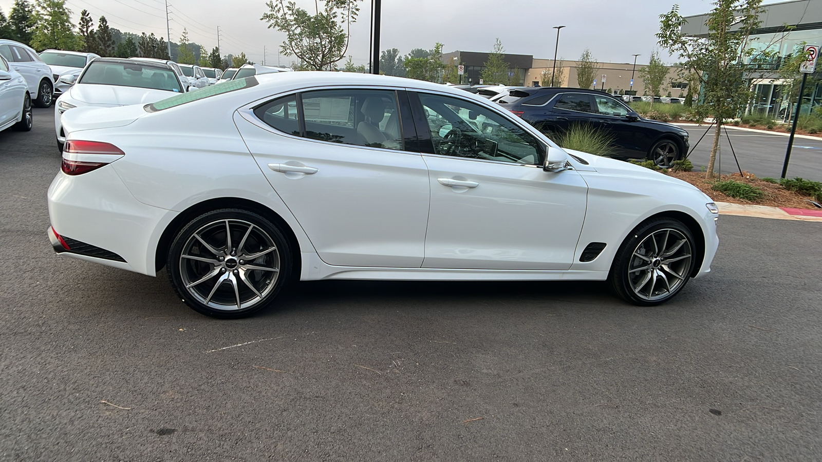 2025 Genesis G70 2.5T 8