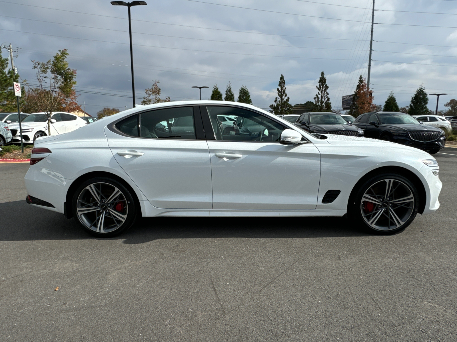 2025 Genesis G70 2.5T 8