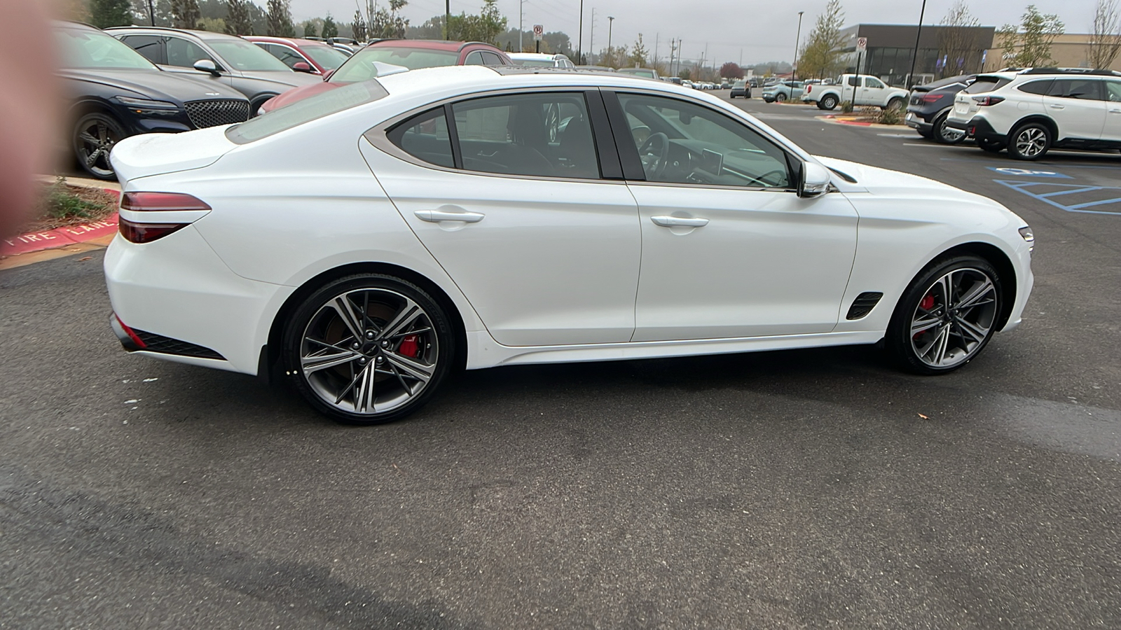 2025 Genesis G70 2.5T 8