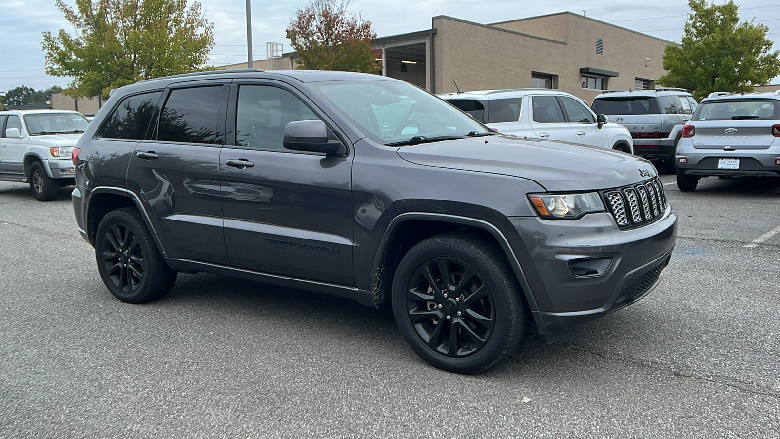 2018 Jeep Grand Cherokee Altitude 1