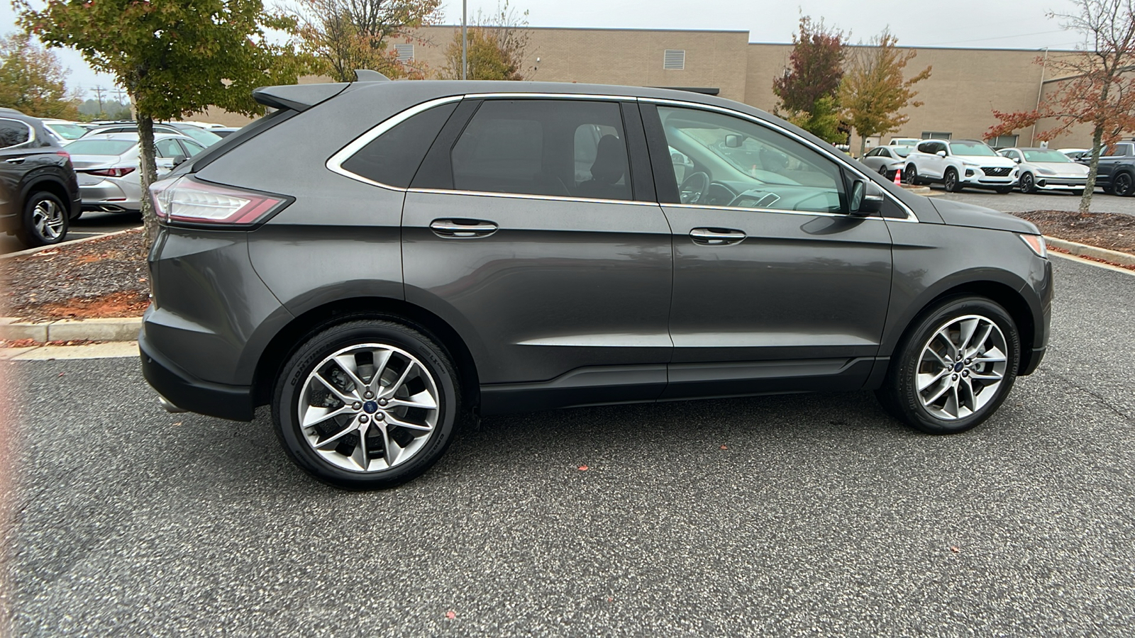 2016 Ford Edge Titanium 8