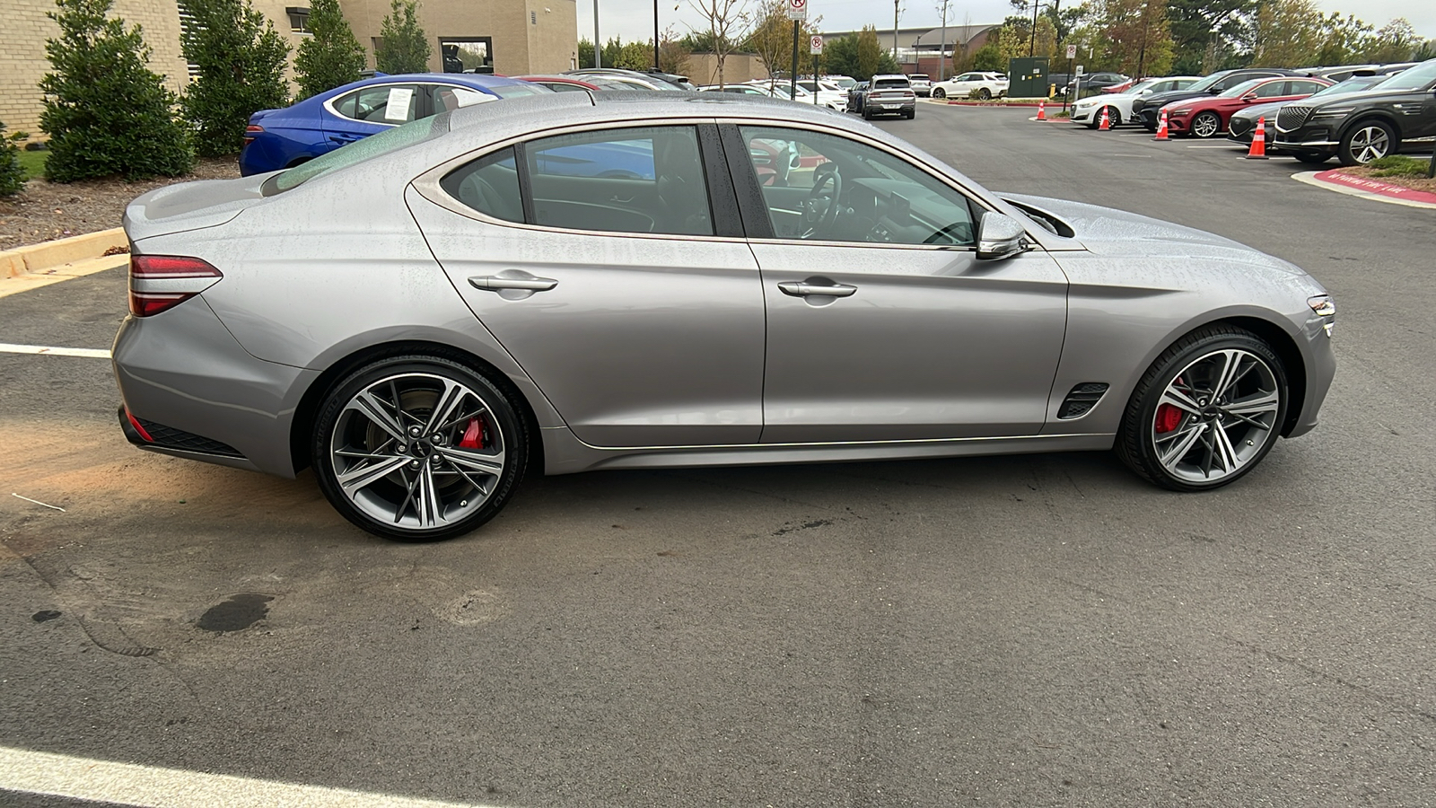 2024 Genesis G70 2.5T 8