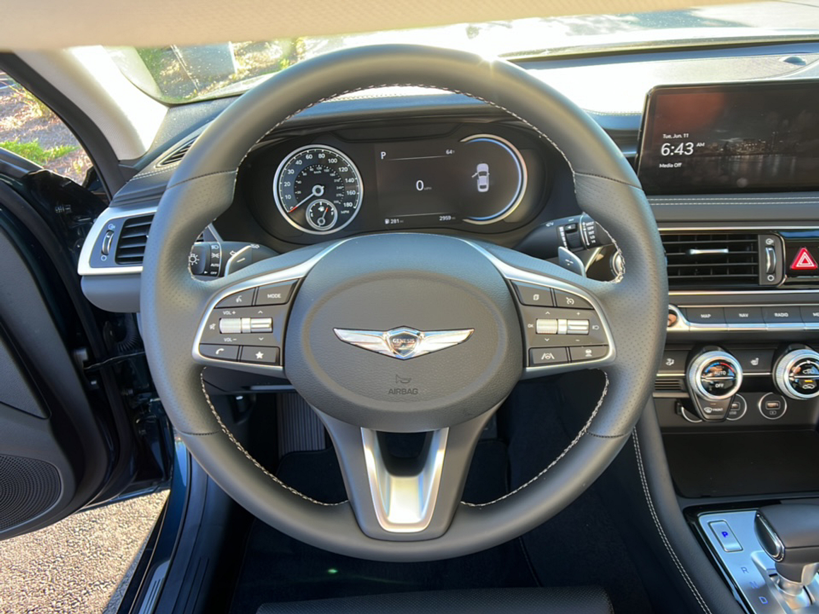 2023 Genesis G70 2.0T 18