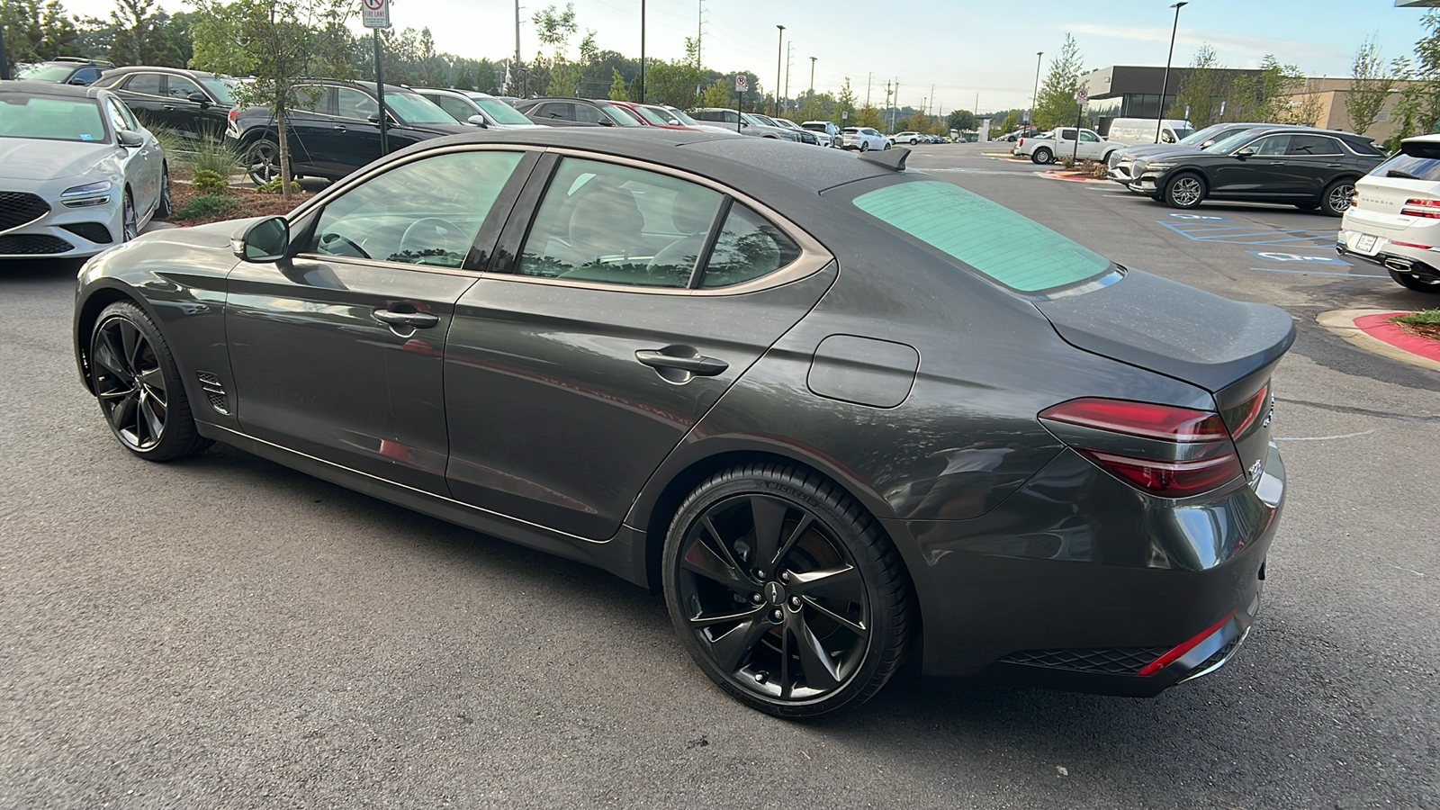 2023 Genesis G70 2.0T 5