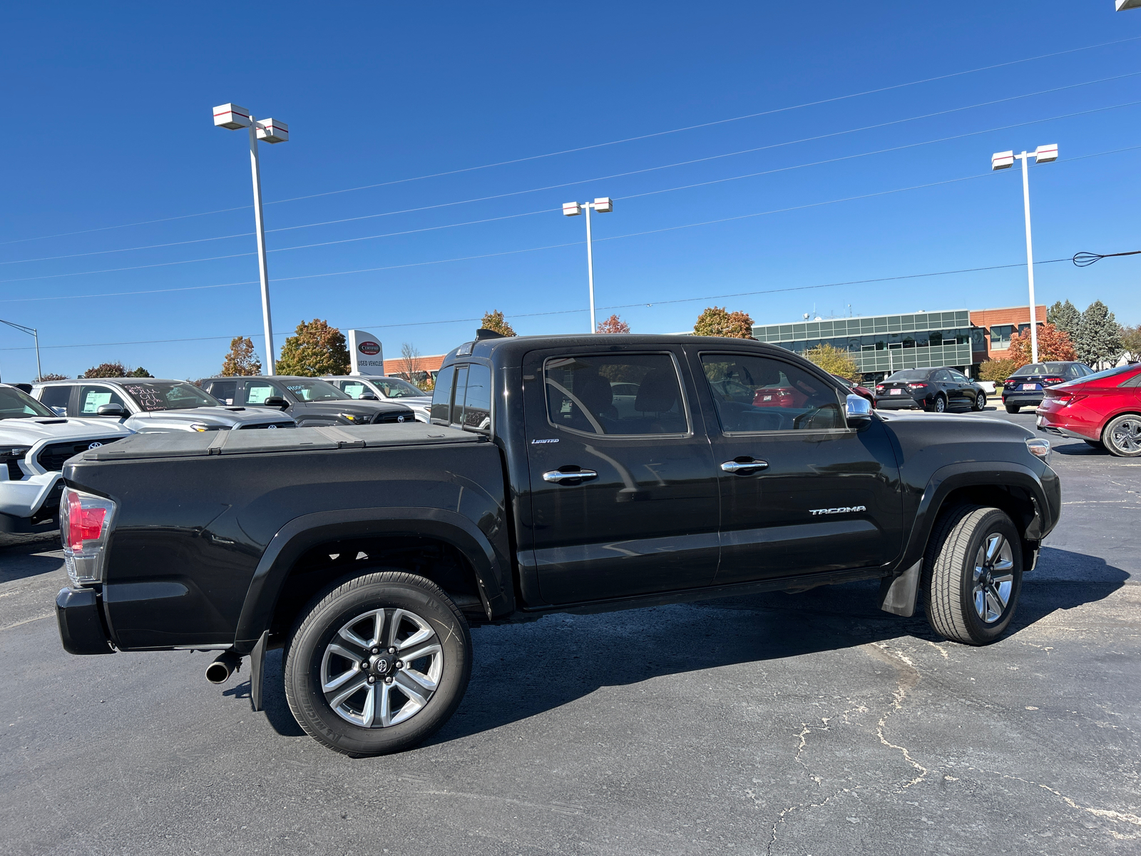 2016 Toyota Tacoma Limited 10