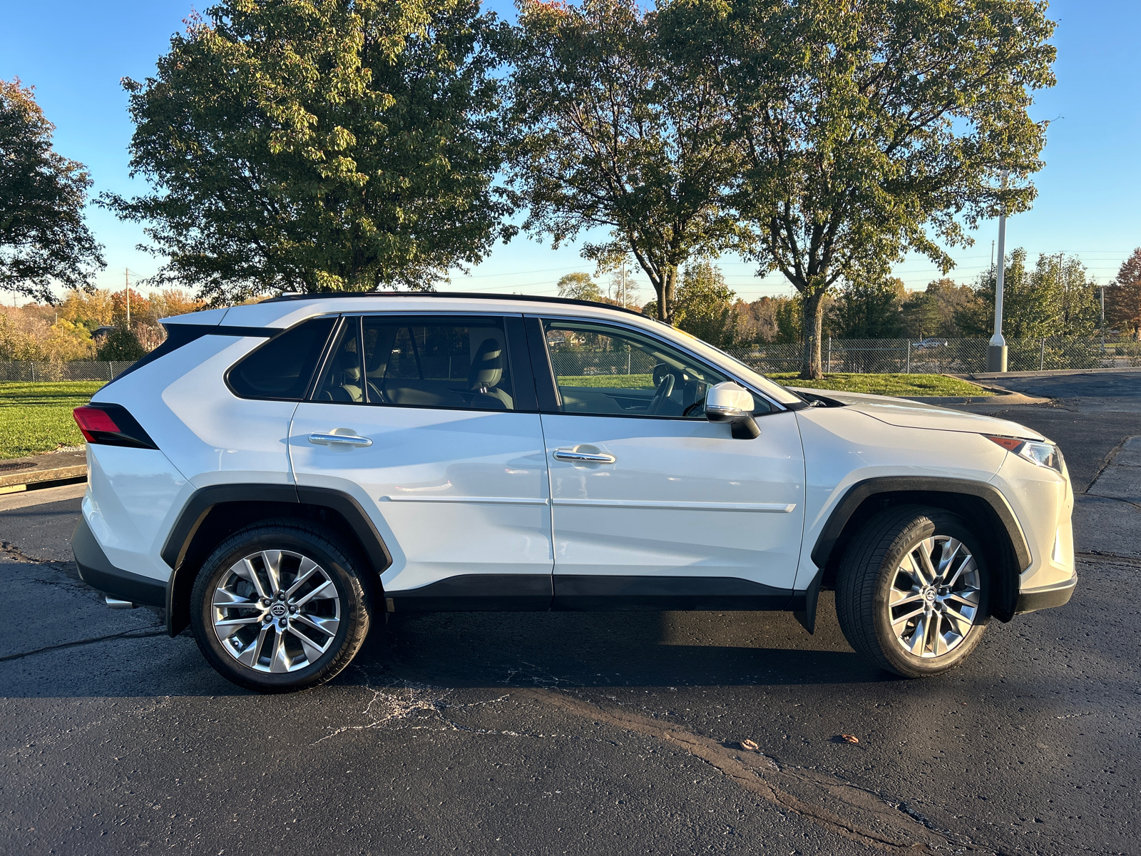 2020 Toyota RAV4 Limited 10