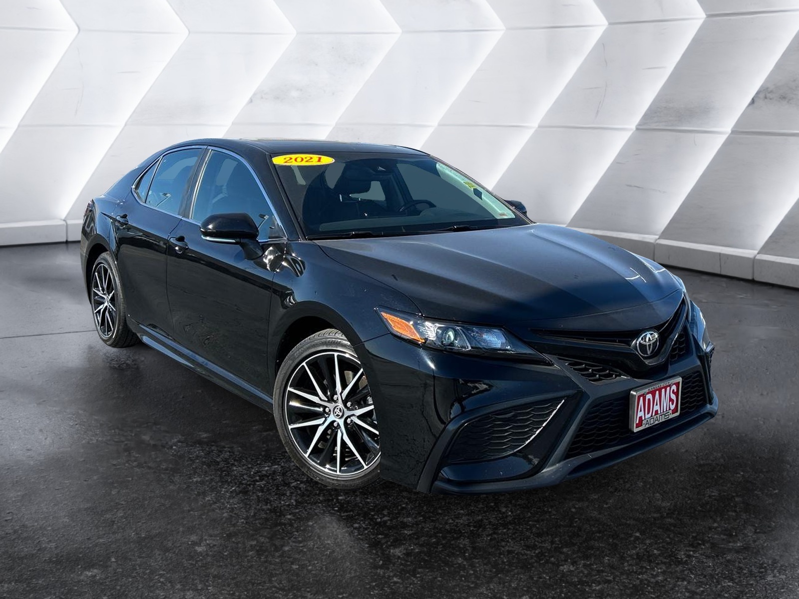 2021 Toyota Camry SE 1