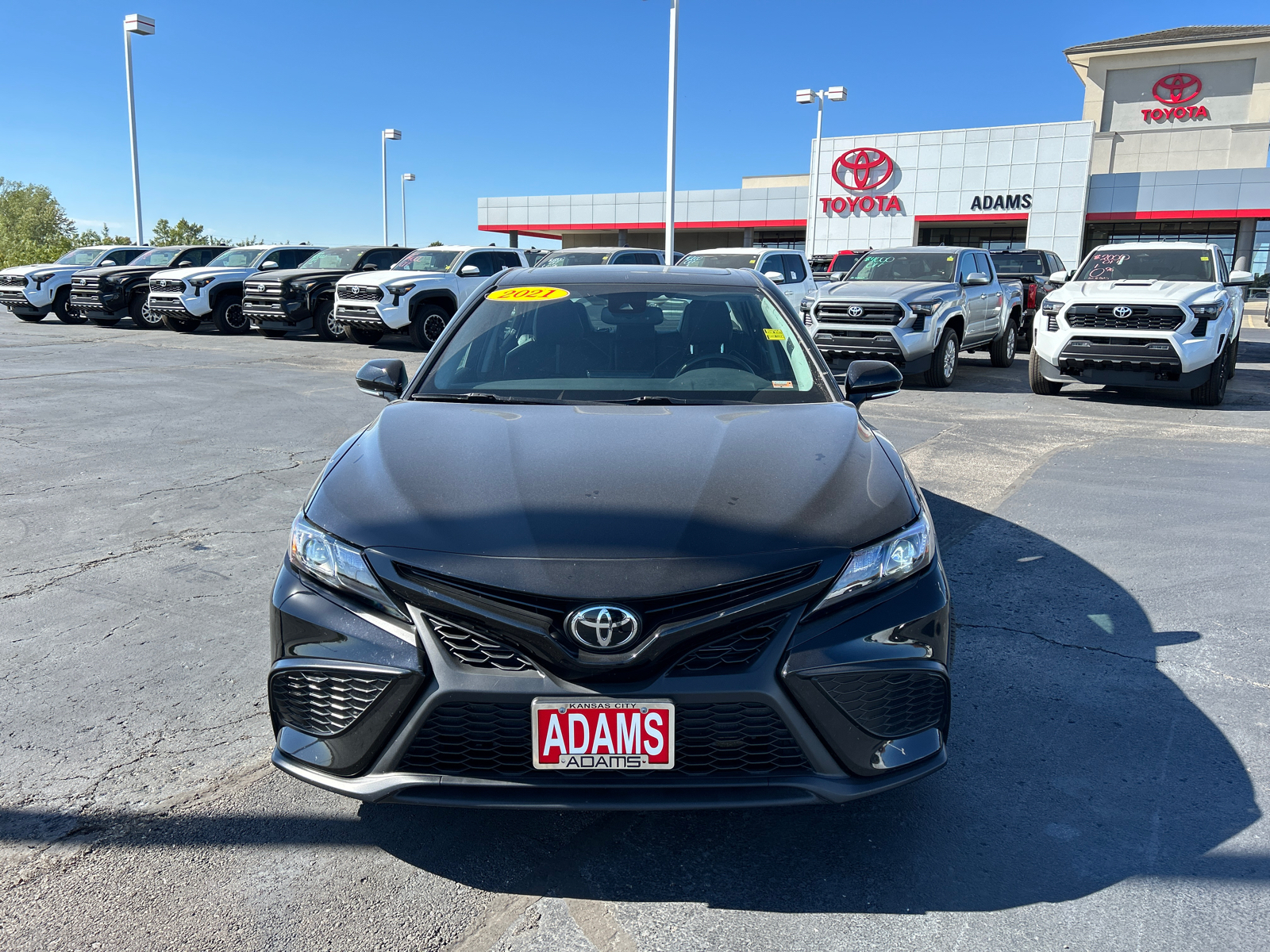 2021 Toyota Camry SE 3