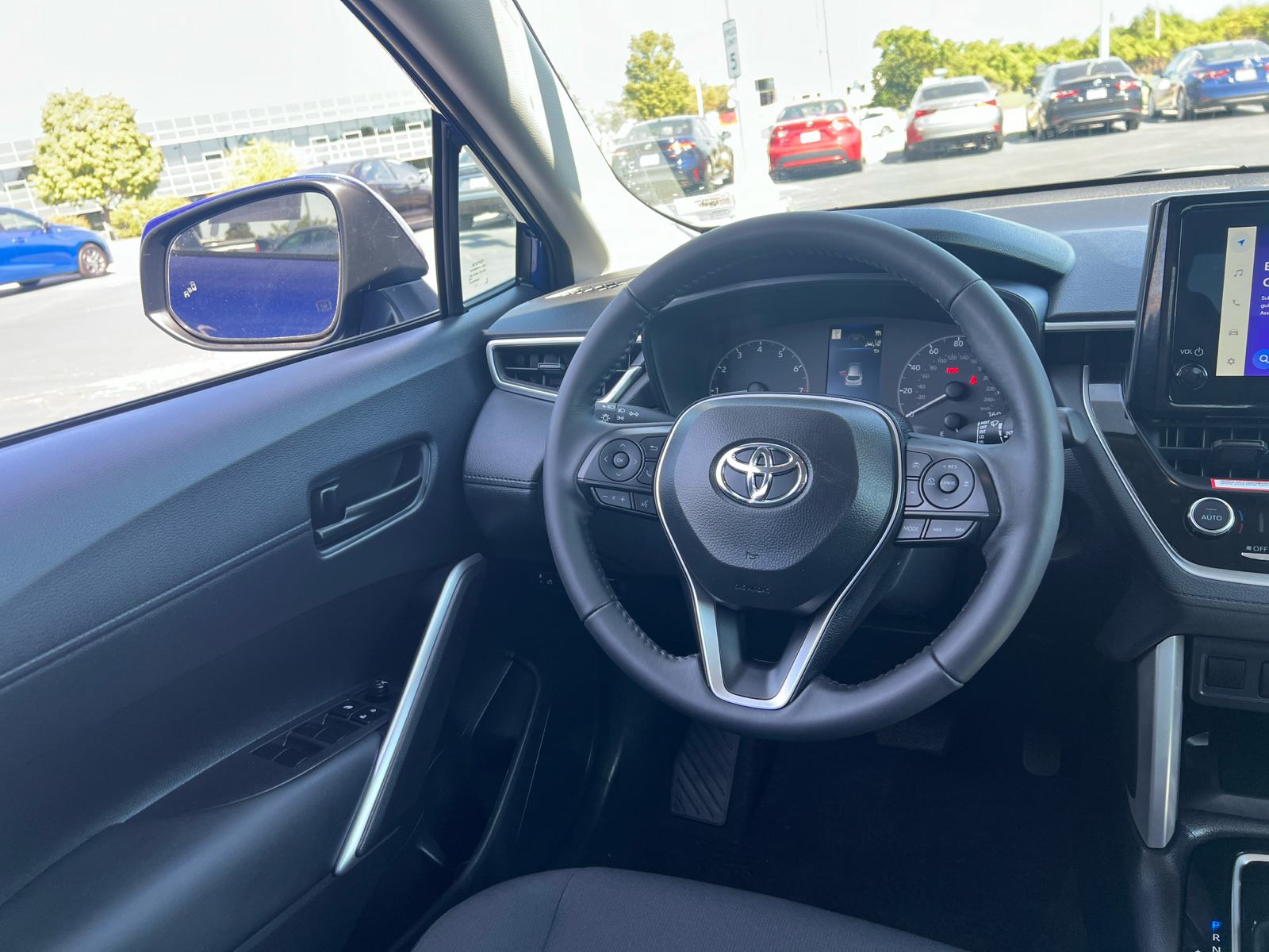 2024 Toyota Corolla Cross LE 14