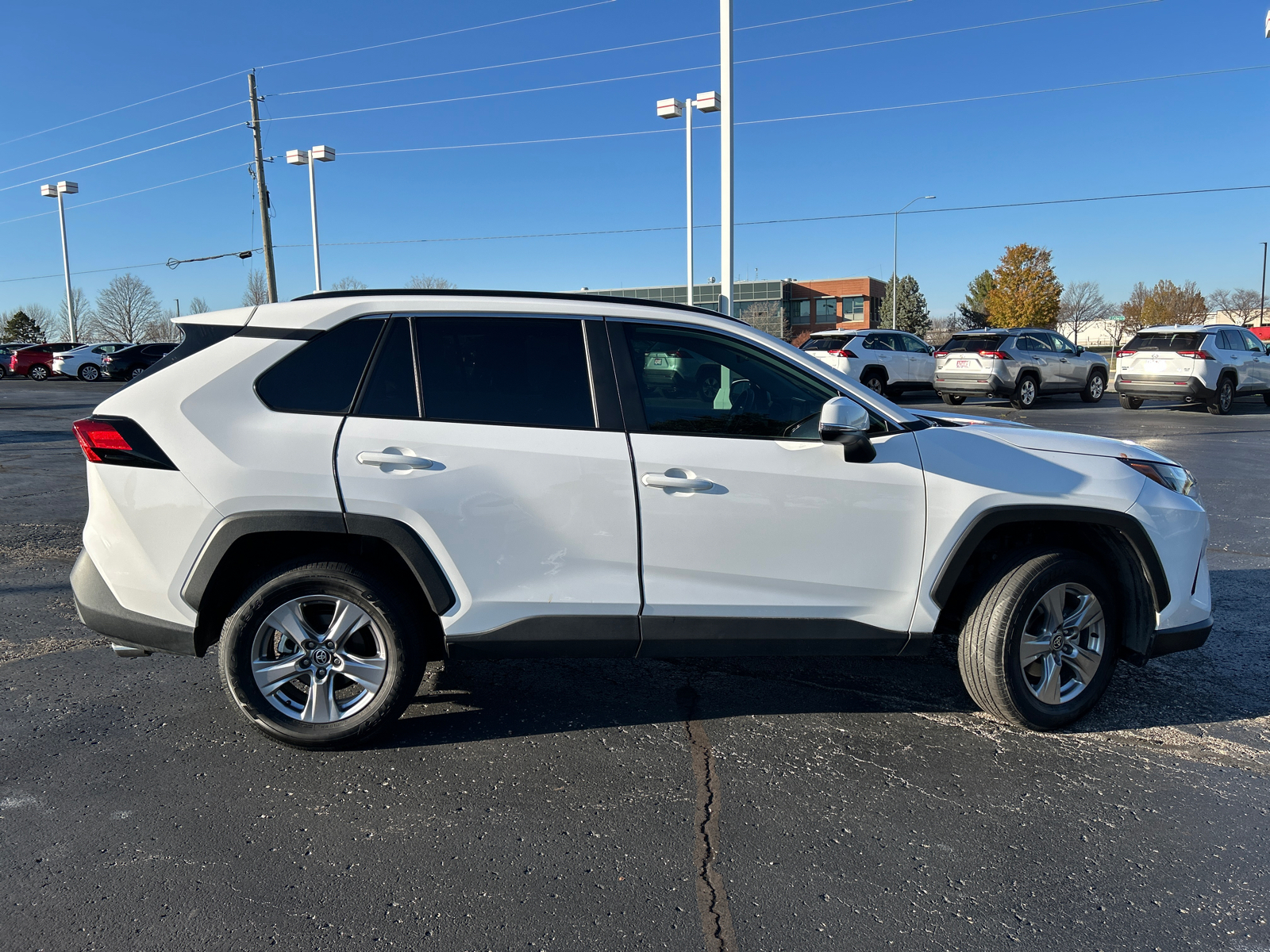 2022 Toyota RAV4 XLE 10