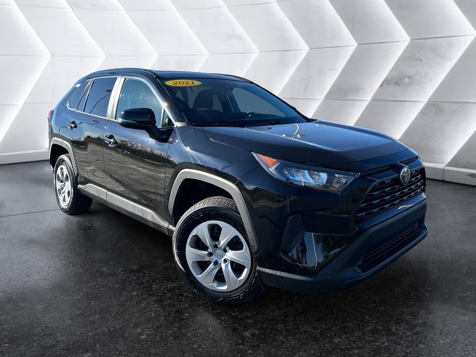 2021 Toyota RAV4 LE 1