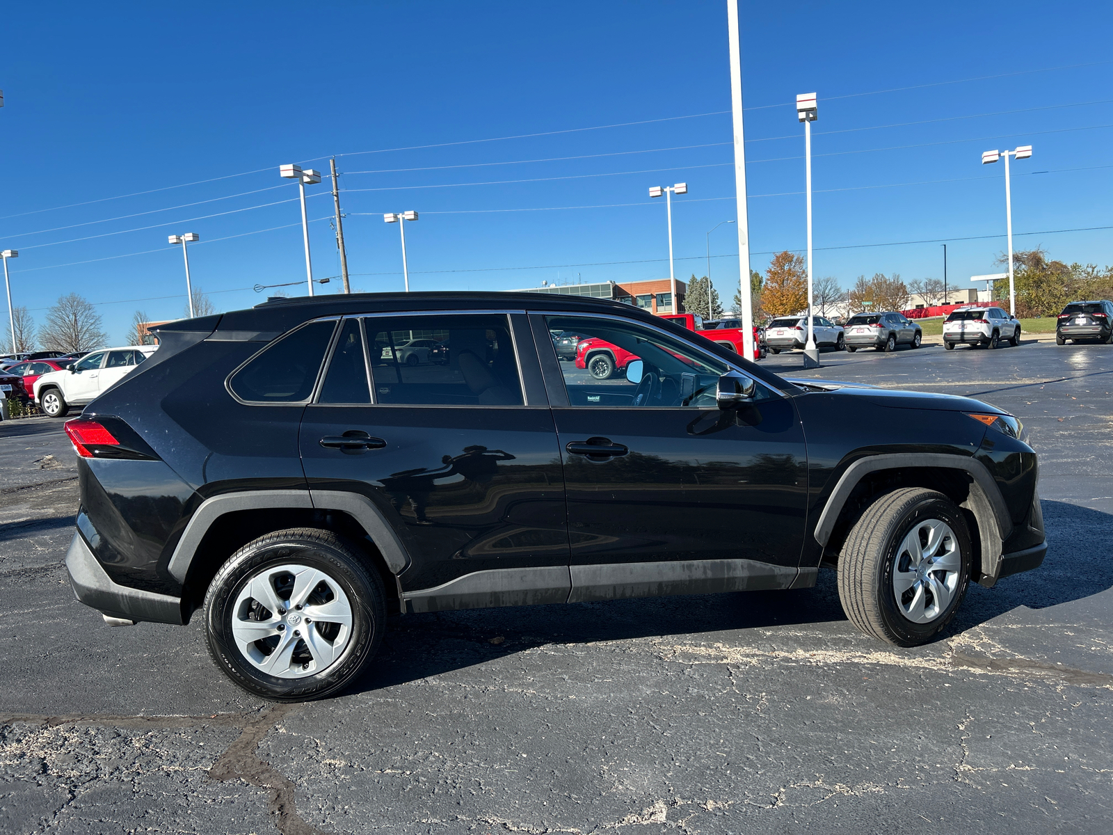 2021 Toyota RAV4 LE 10