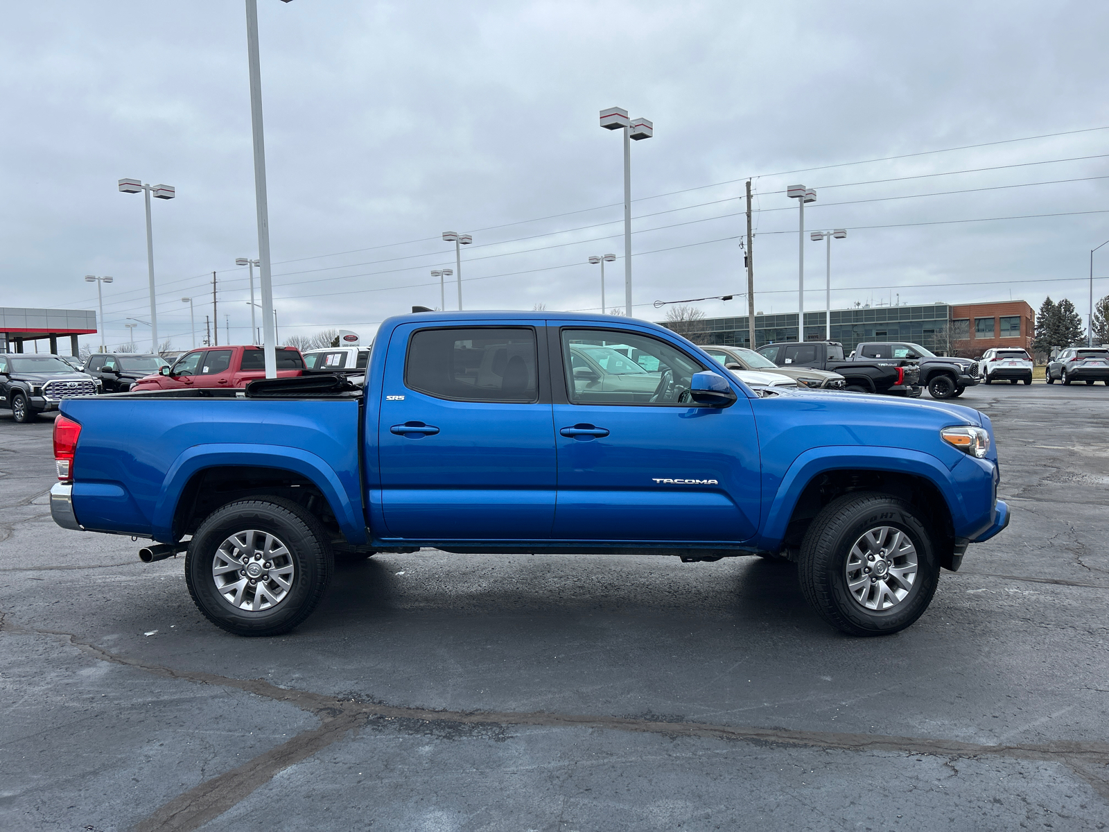 2016 Toyota Tacoma SR5 10