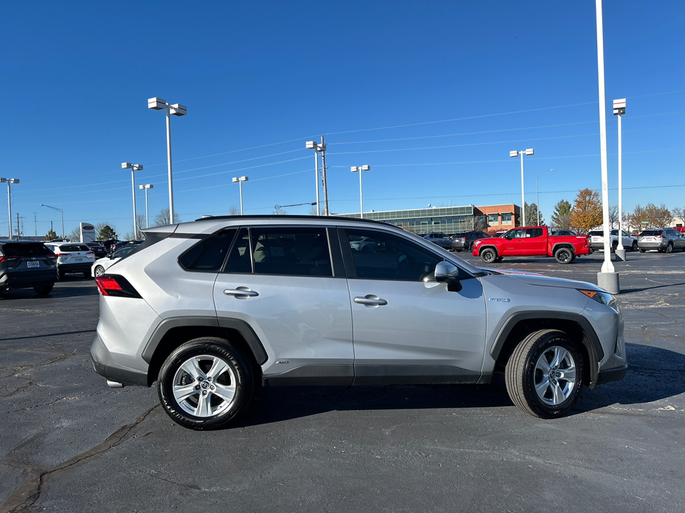 2019 Toyota RAV4 Hybrid LE 10