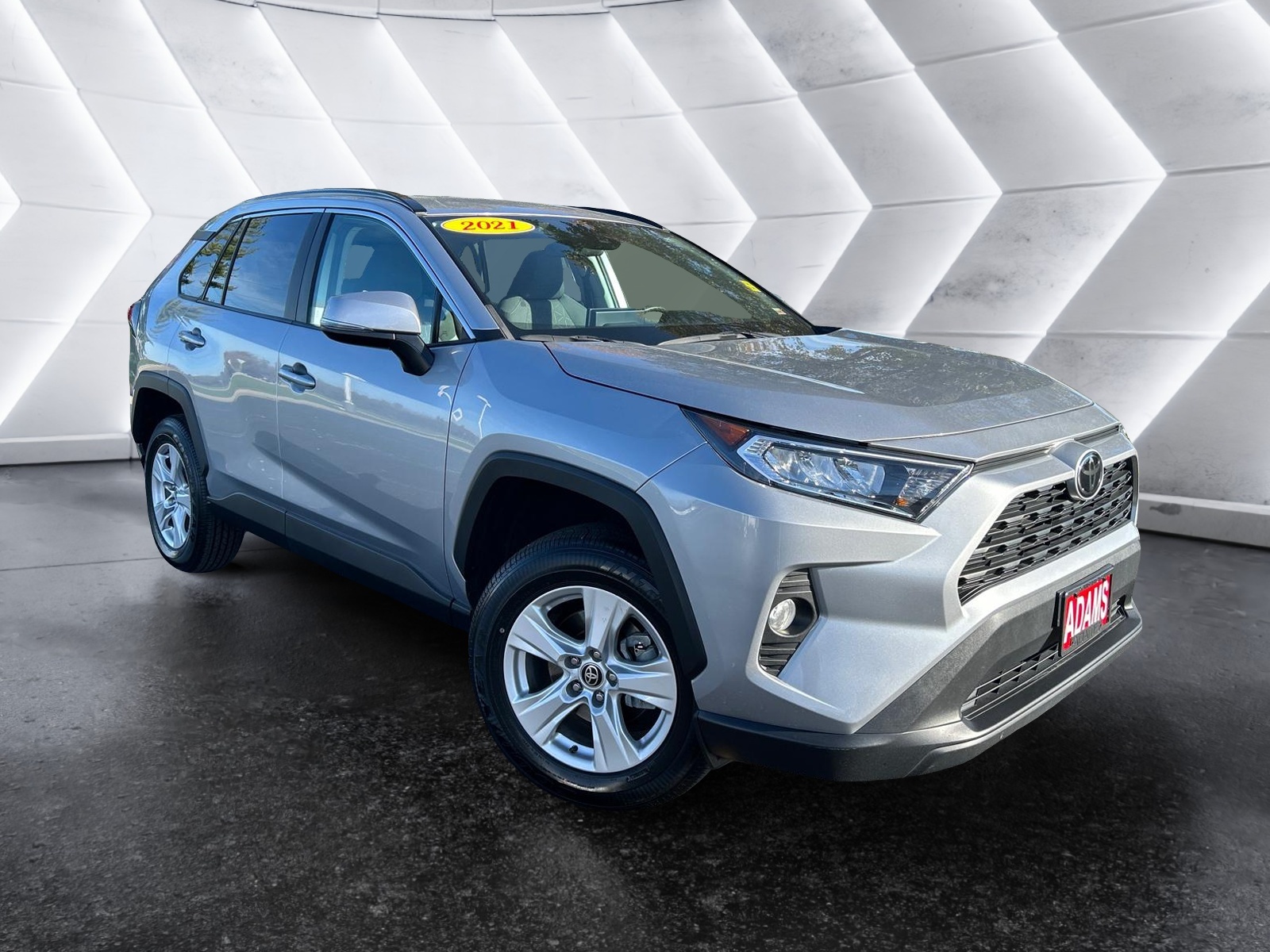 2021 Toyota RAV4 XLE 1